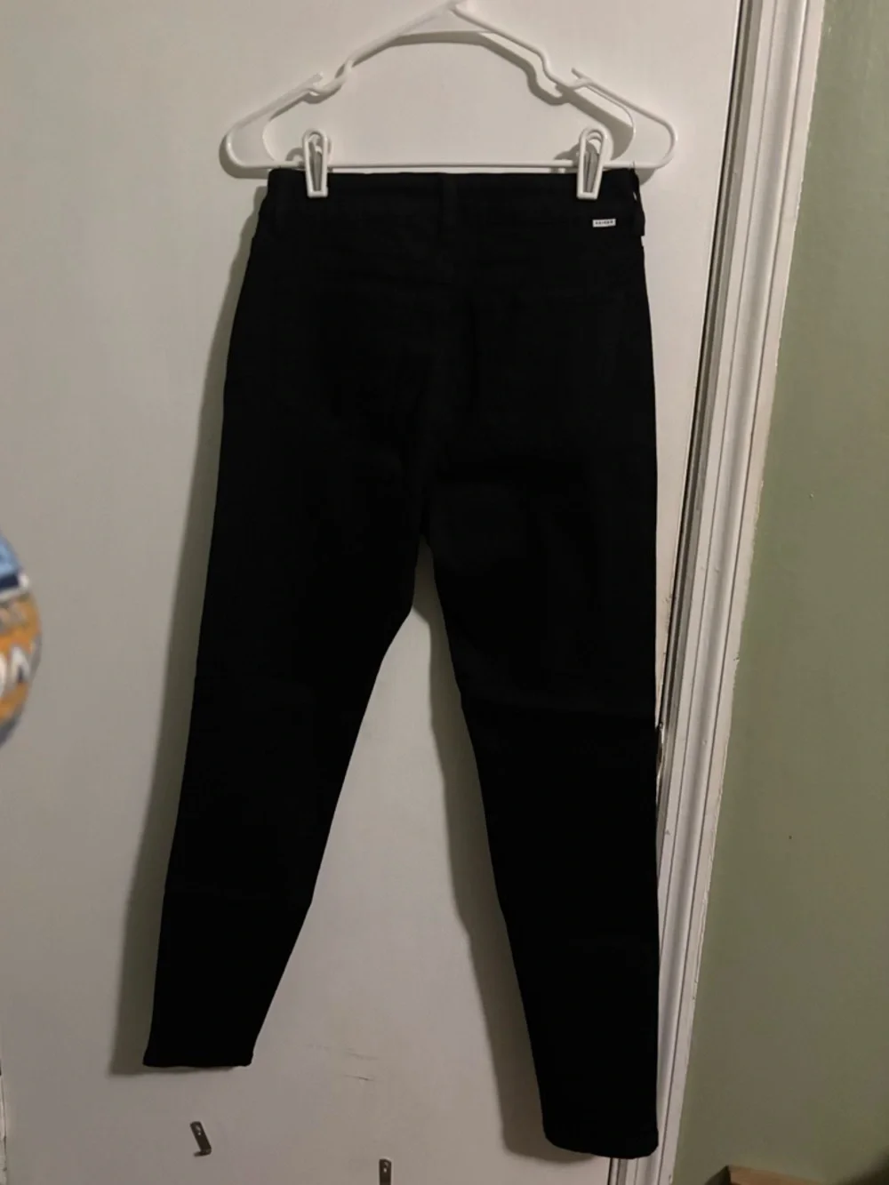 ENJEAN Women's Black High-Rise Jeans - Picture 3 of 4